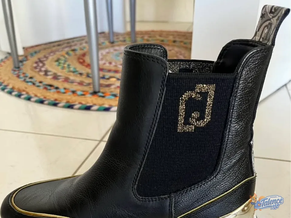 Photo de l'annonce Boots LIUJO